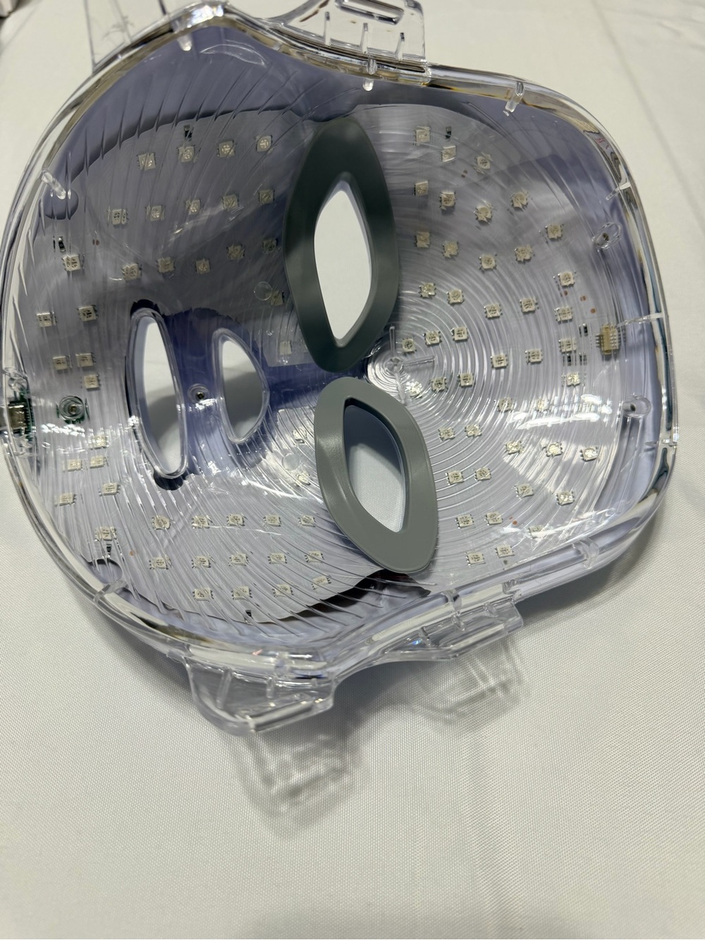 LED Light Therapy Face Mask in White - Picture 2 of 11